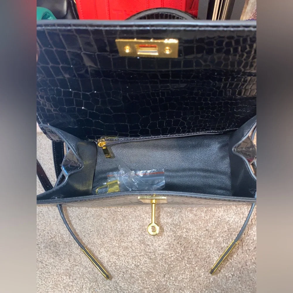 NWOT Akira Mock Croc Patent Leather Bag with Top Handle - Picture 4 of 6